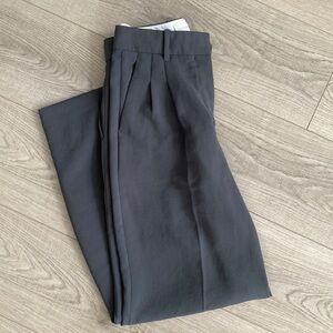 Aritzia Effortless Pants size 2 in grey